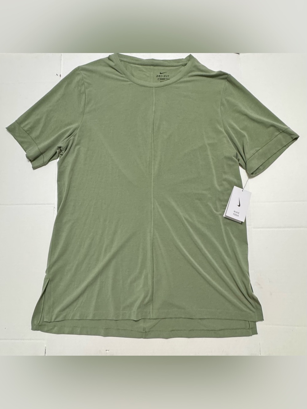 Nike Men's Short Sleeve Crew Tee in Sage Green